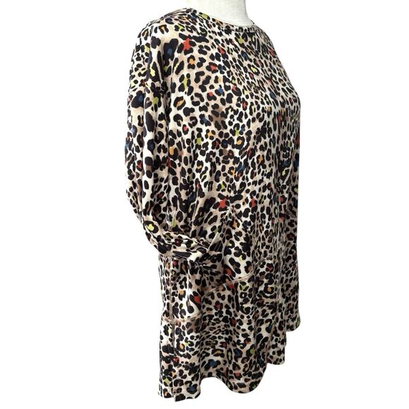 a La Carte Animal Print Top Front Seams Optional Cowl Neck Attachment - Picture 2 of 11